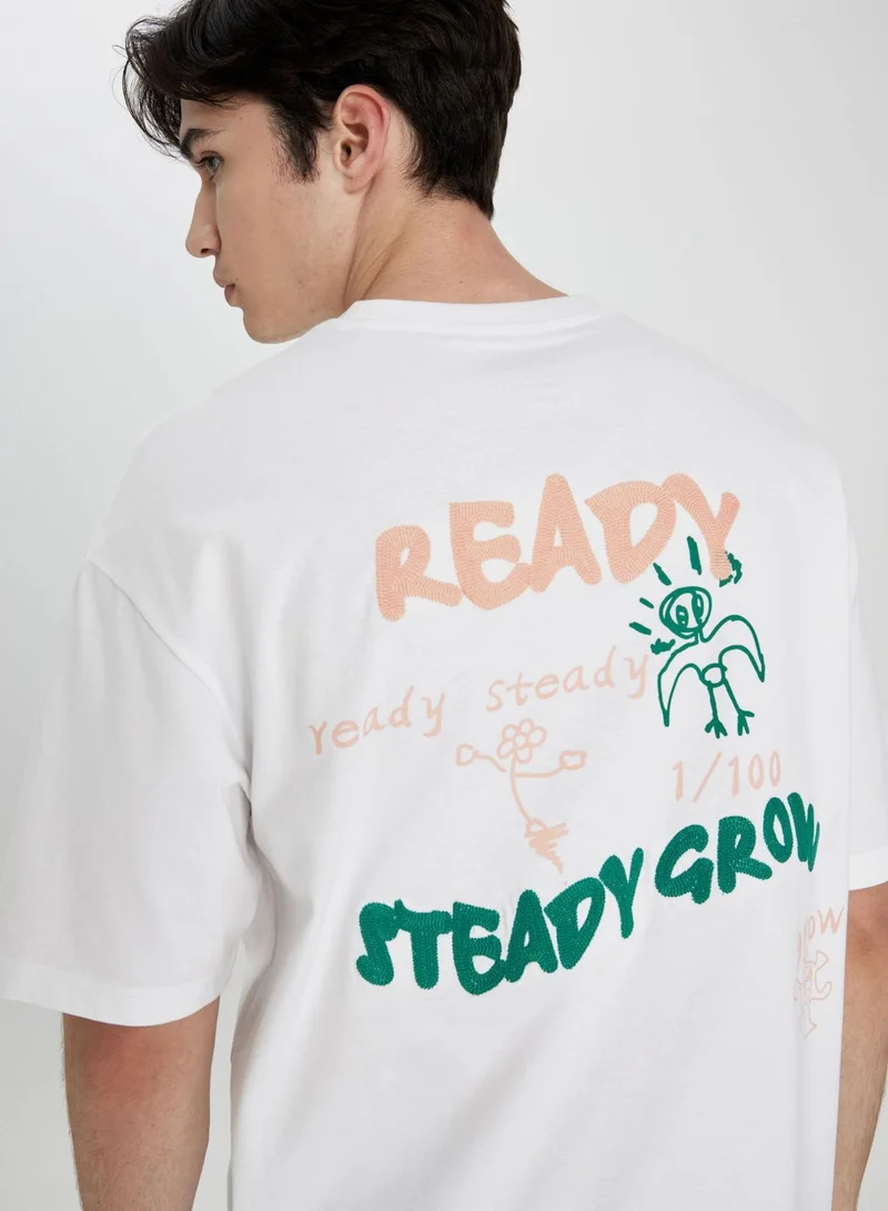 ديفاكتو Comfort Fit Crew Neck Printed T-Shirt