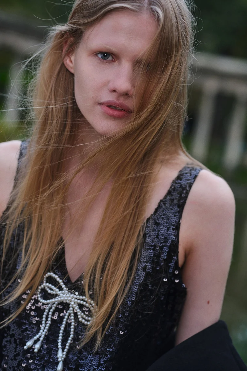 اتش اند ام Bow-Detail Sequined Top