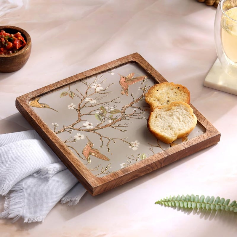 DULI طبق تقديم مربع مطلي بالمينا (8x8 بوصة) من خشب المانجو | طبق وجبات خفيفة للمنزل وطاولة الطعام | صينية متعددة الاستخدامات | صينية تقديم دائرية (طبق خشب المانجو - فضي ذهبي طائر كبير مربع) - Image 1