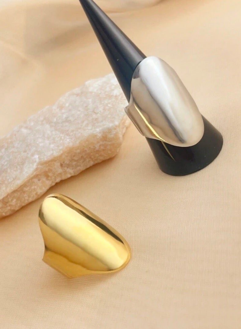 إيكوال طقم مكون من خاتمين نسائي من الاستانلس ستيل باللونين الفضي والذهبي بمقاس موحد - Image 3