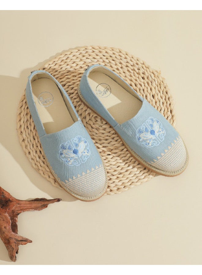 SAFIYA Saturday's Spring And Autumn Fashion New Chinese-style Fisherman Shoes For Women, Embroidered Slip-on Flats, Women's Commuter Shoes - Image 1