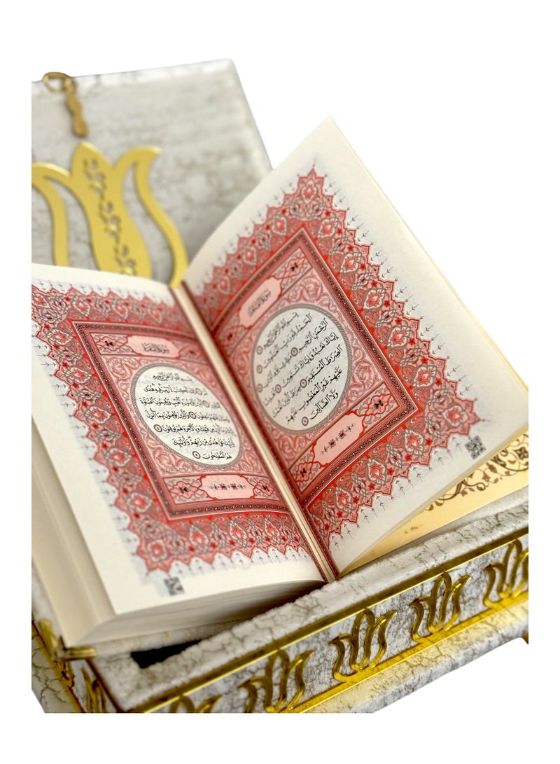 مجموعة مصحف رمضان الفاخرة بغطاء مخملي وزخارف ذهبية – مثالية للمنزل أو المكتب أو الهدايا
