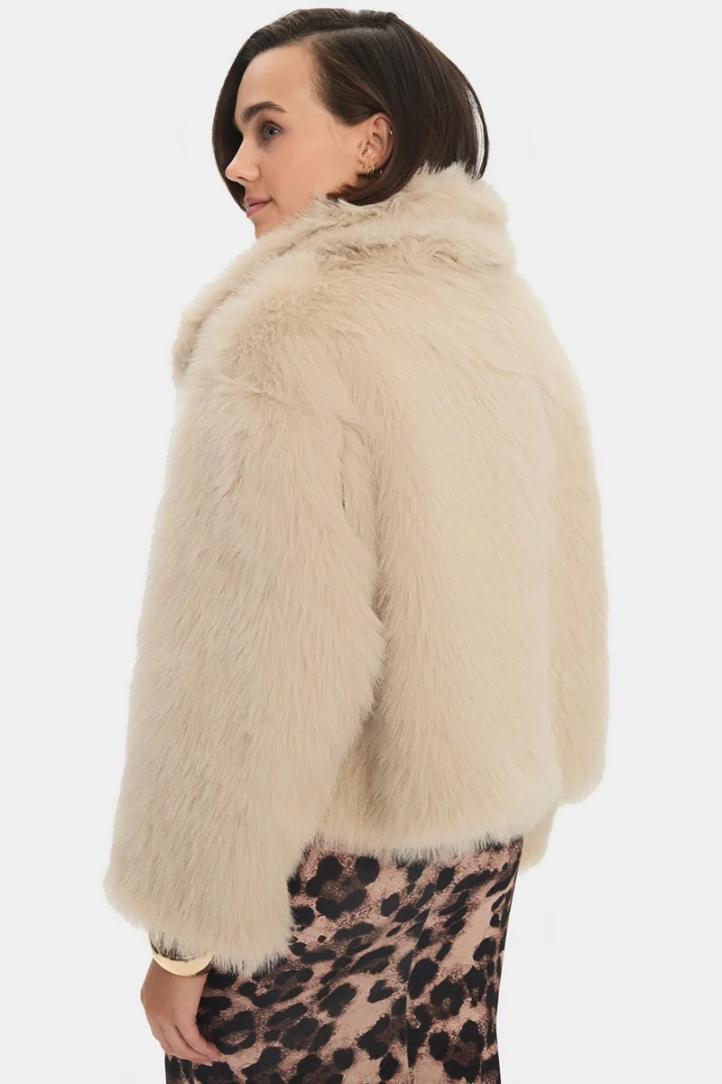 جون Women's Faux Fur Coat