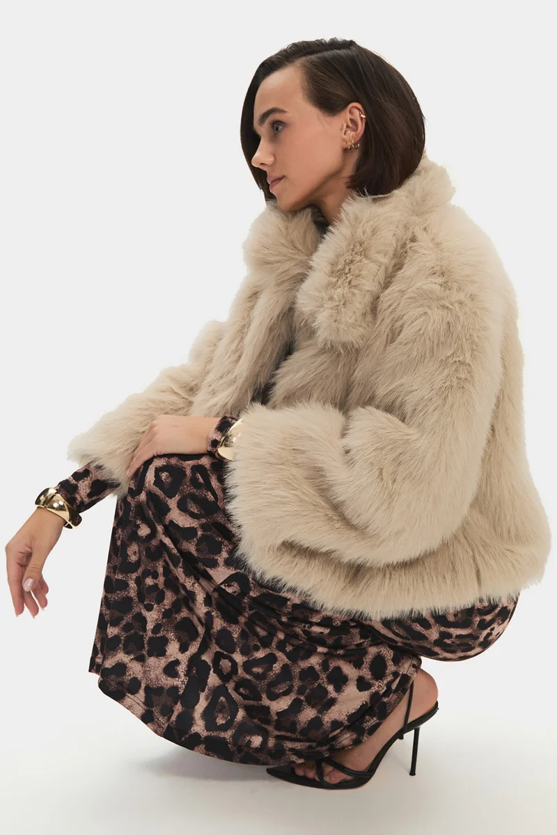 جون Women's Faux Fur Coat