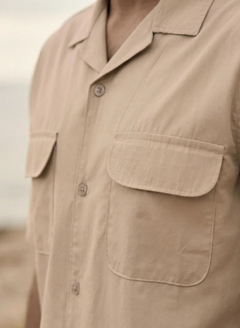 دينيس لينغو Men Oatmeal Cotton Solid Print Button Down Relaxed Shirt