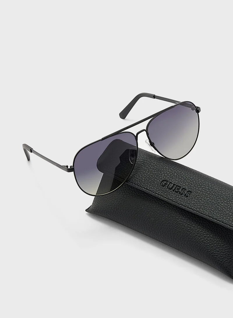 GUESS Round Sunglasses