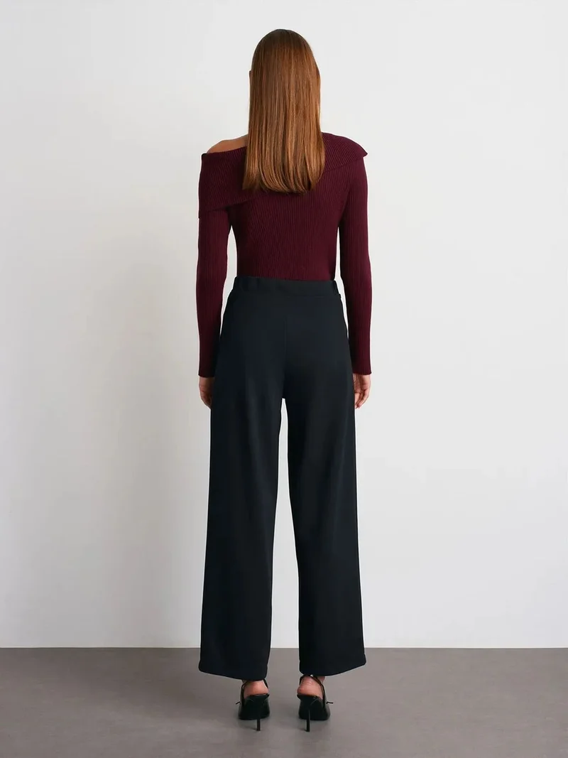 ديلفين DILVIN High-Waist Wide-Leg Crepe Trousers