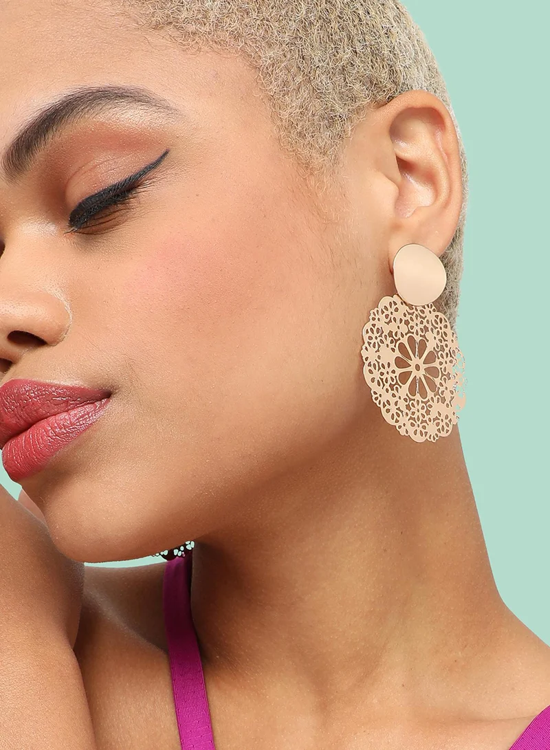 سوهي حلق مصمم للحفلات مطلي بالذهب