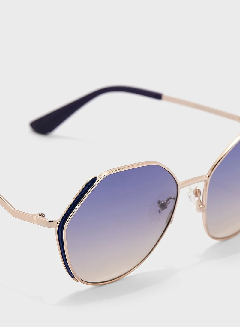 GUESS Oversized Sunglasses