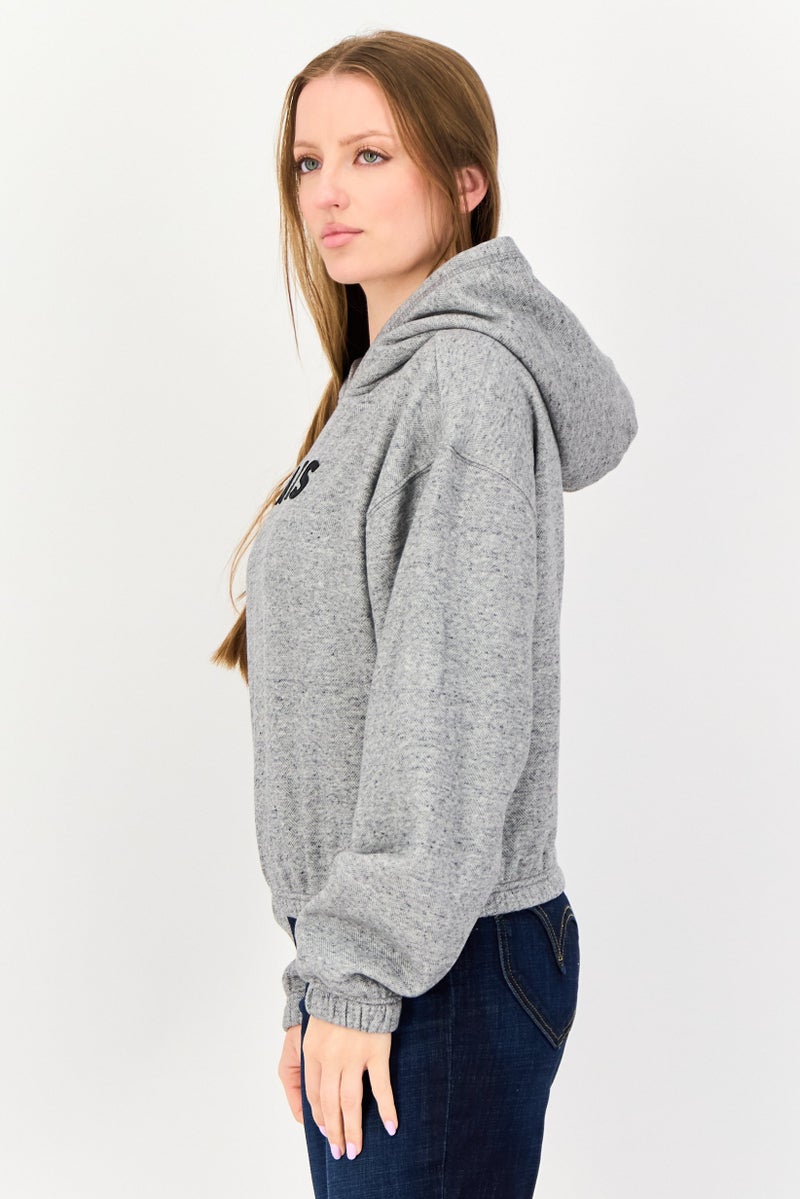 VANS هودي بكم طويل بشعار العلامة التجارية للنساء، رمادي فاتح - Image 2