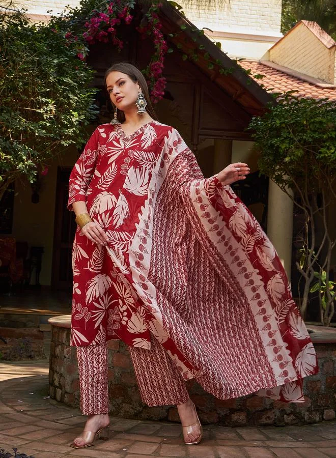 SASSAFRAS SASSAFRAS Maroon Floral V-Neck Kurta with Pencil Pants and Dupatta Set