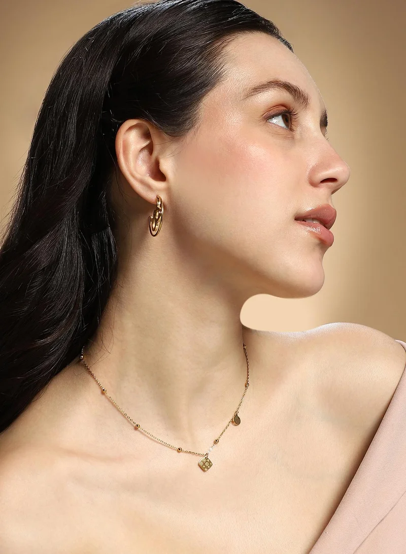 SOHI SOHI Women The Giorno-Clover Jewellery Set | California  Colour | One-Size | Metallic Alloy Material | Lobster Clasp & Push Back Closure | Chain Necklace & Hoop Earrings For Casual & Evening Wear