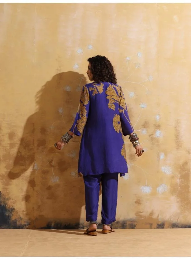 ترو برونز طقم كورتا حرير موسلين بطبعة أزهار بنفسجي وخردلي من