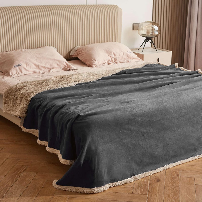 Kritter Planet Waterproof Bed Blanket for Pet Reversible Sherpa Fleece Protector Couch Cover for Pets Liquid Proof Furniture Protector for Medium Large Dogs
