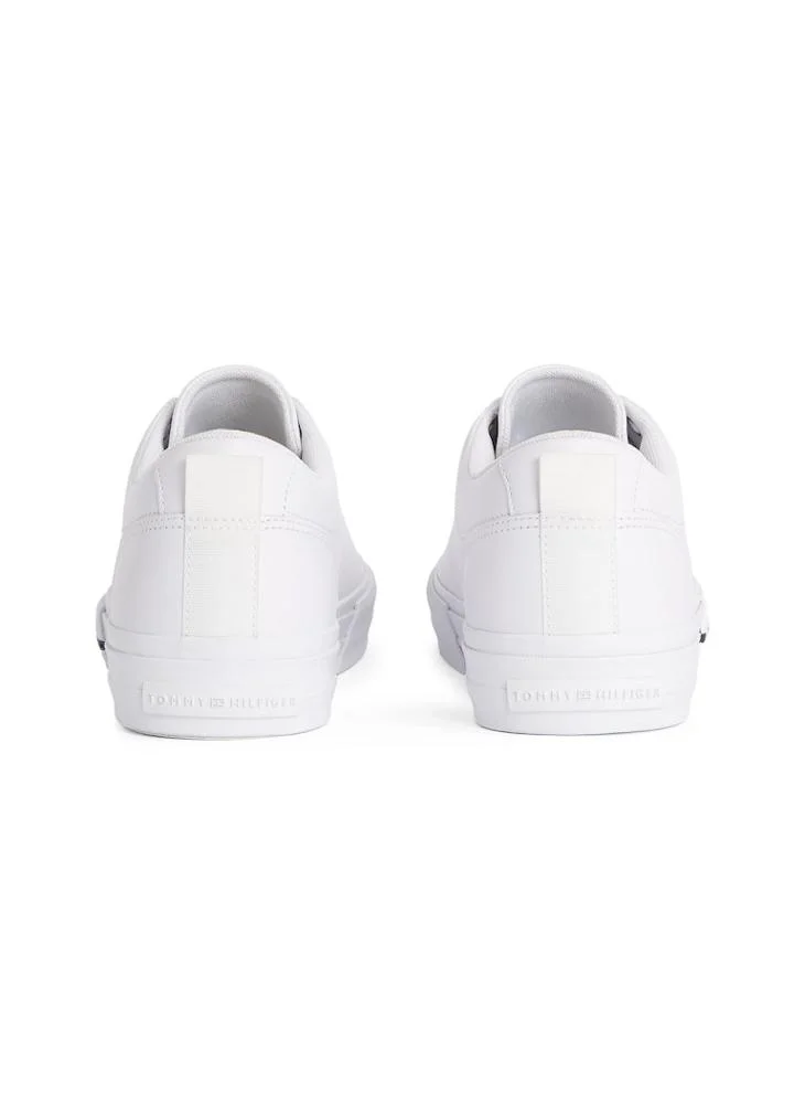 تومي هيلفيغر Lace Up Low Top Leather Sneakers