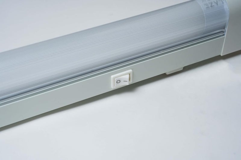 GLAZE Mirror Light 6400K 10W - Energy Efficient LED Lighting - Image 3