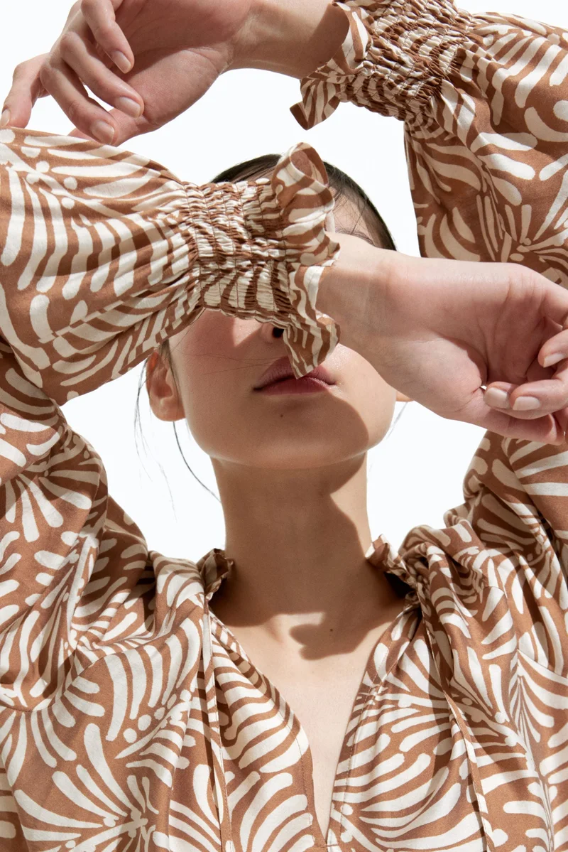 اتش اند ام فستان بقبة مكشكشة