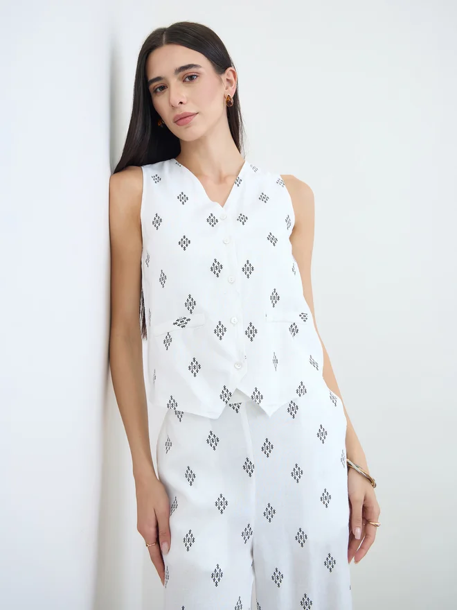 Styli White Sleeveless Printed Waistcoat