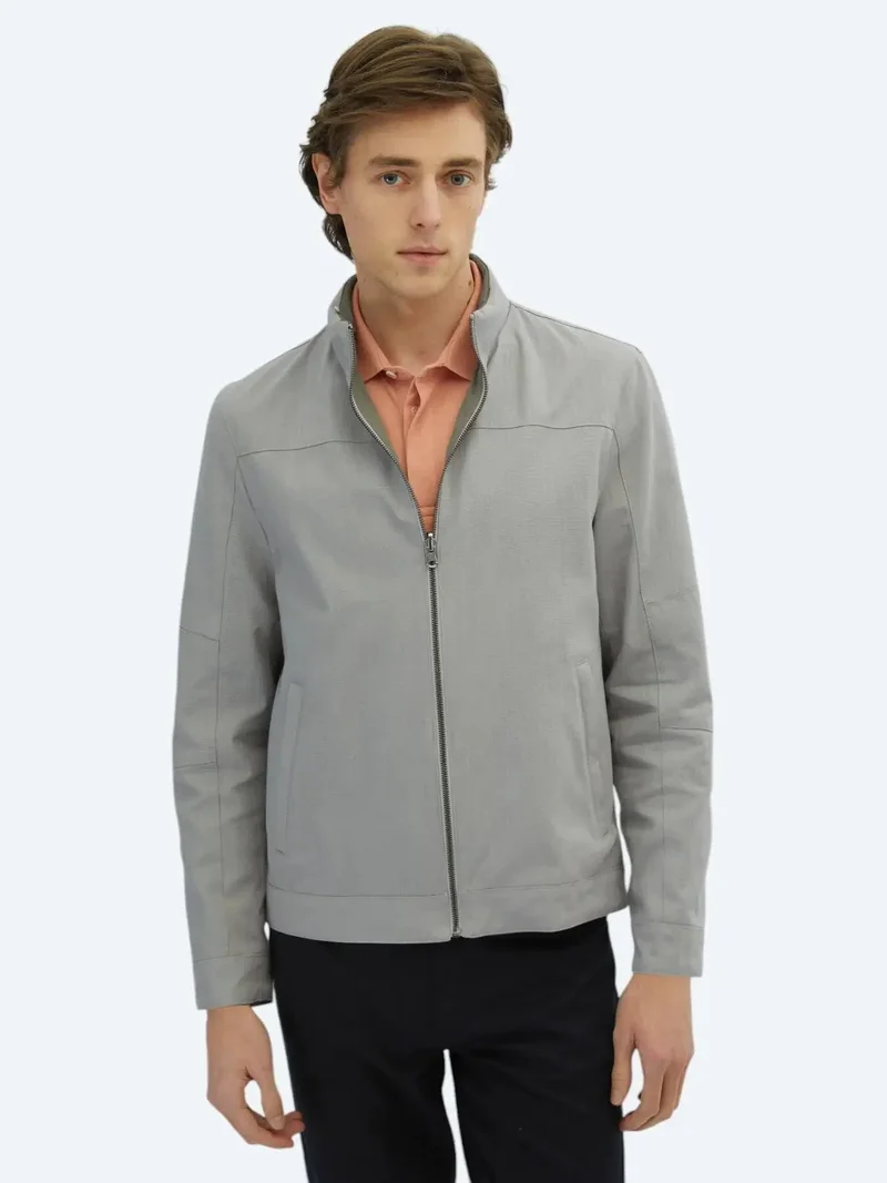 كيب معطف رمادي بقصة عادية وغطاء رأس مخفي، مصنوع من نسيج مزدوج الجوانب، مناسب للإطلالات الكاجوال