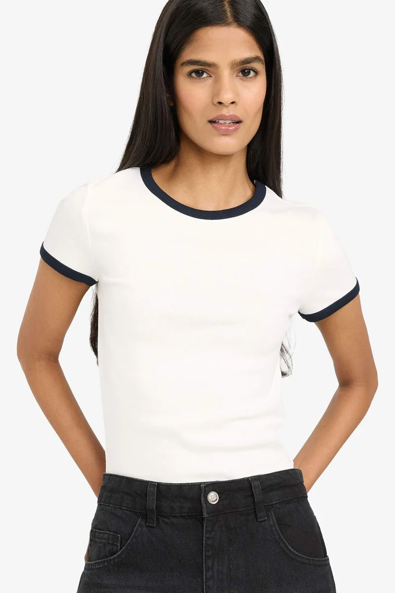 ديفاكتو Fitted Ribbed T-Shirt