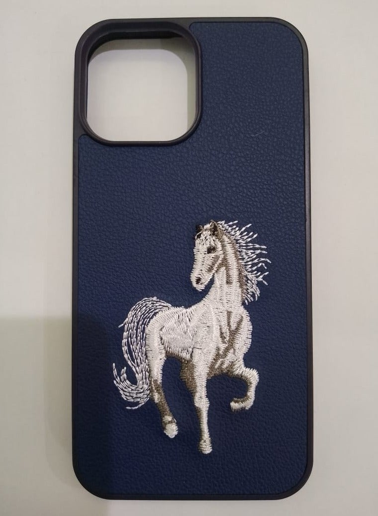 كيس جراب هاتف مضاد للصدمات بتصميم تطريز حصان لهاتف آيفون 13 برو باللون الازرق