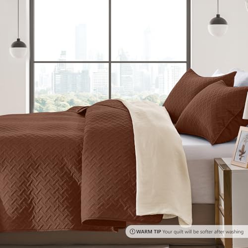 FLYMME Full/Queen Quilt Bedding Set, Brown Lightweight Microfiber Bedspread, Modern Geometric Weave Stripe Pattern, Soft Summer & All-Season Bed Coverlet, Includes 1 Quilt & 2 Shams - Image 4