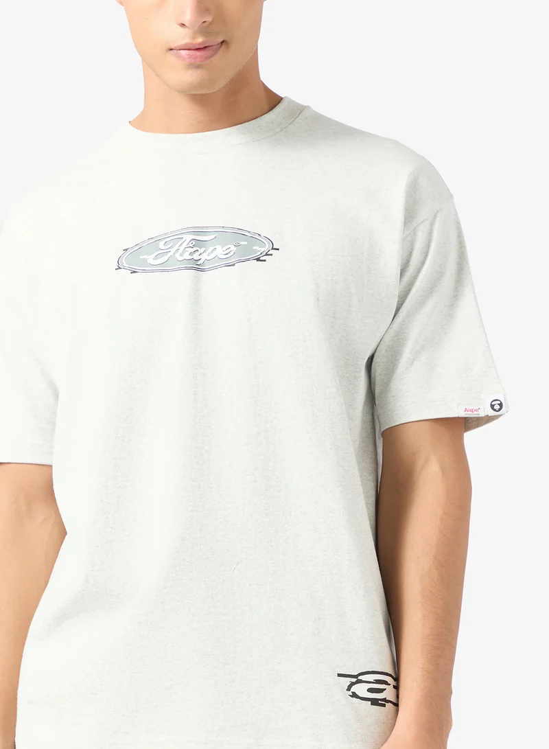 ايه ايه بي إي تيشيرت بطبعة شعار