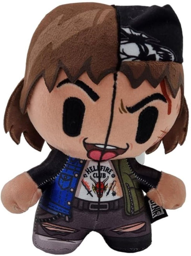 دمية إيدي من مسلسل Stranger Things، من إنتاج BANDAI DZNR، مقاس 19 سم، مصنوعة من القطيفة الفاخرة، تأتي في علبة.