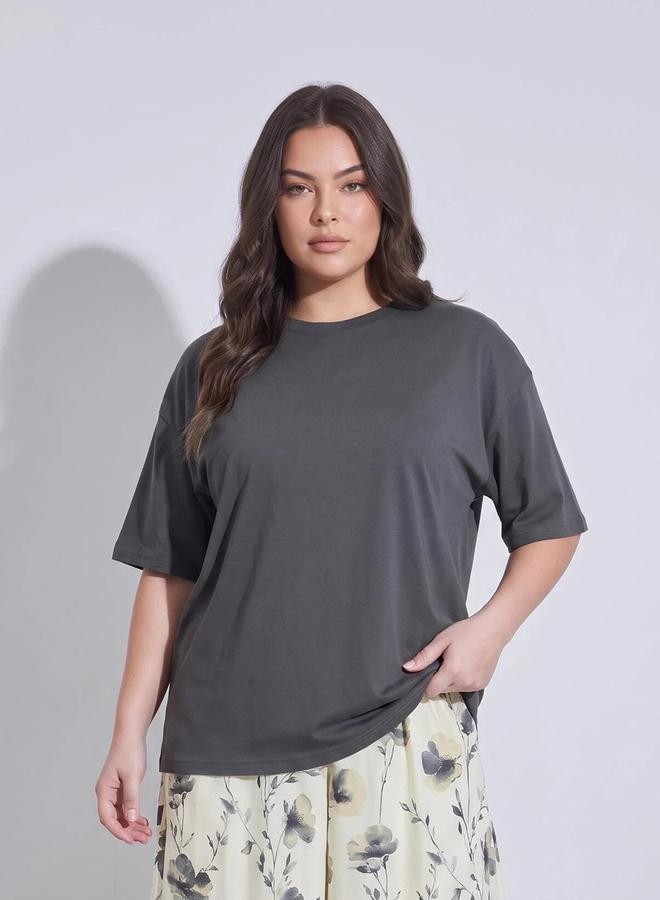 Styli Plus Size Multi-Color Solid Oversized T-Shirt and Floral Wide Leg Pants Pyjama Set - Image 2