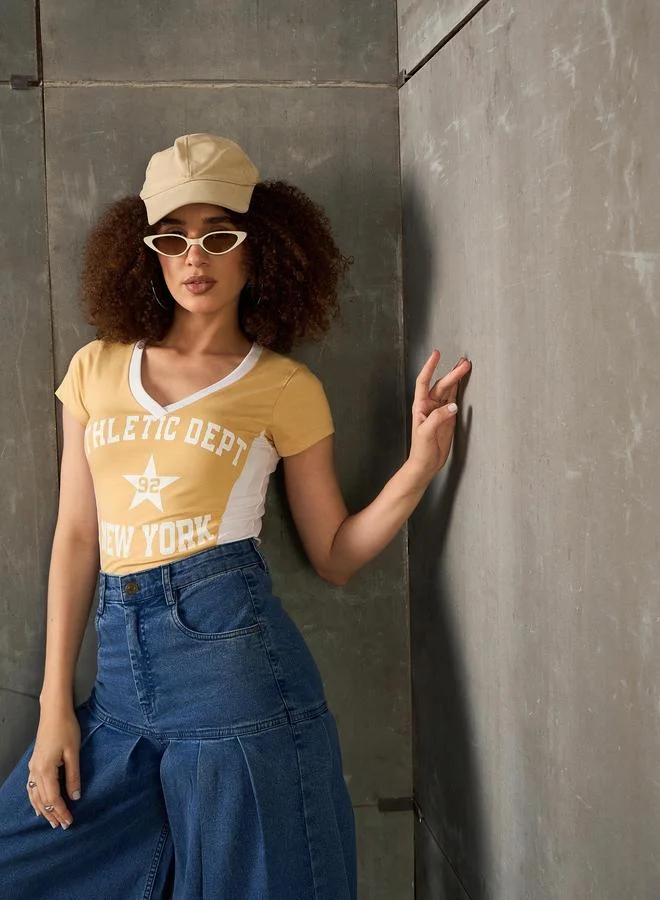 SASSAFRAS Beige New York Print V Neck Fitted T-Shirt