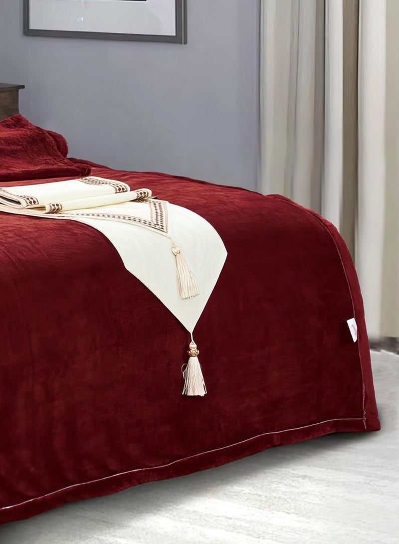 Ming Li Warm Blanket King Size 220X240 cm in an attractive color that provides you with extra warmth during cold winter nights - Image 3