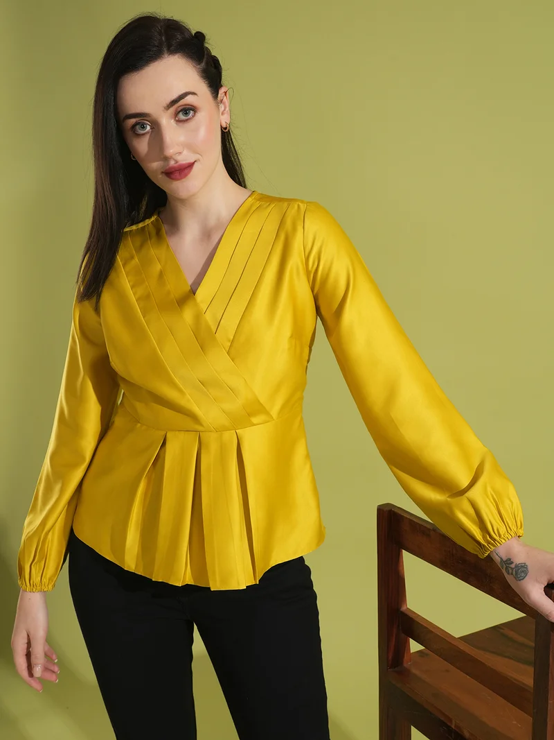 globus Globus Women Solid V-Neck Top