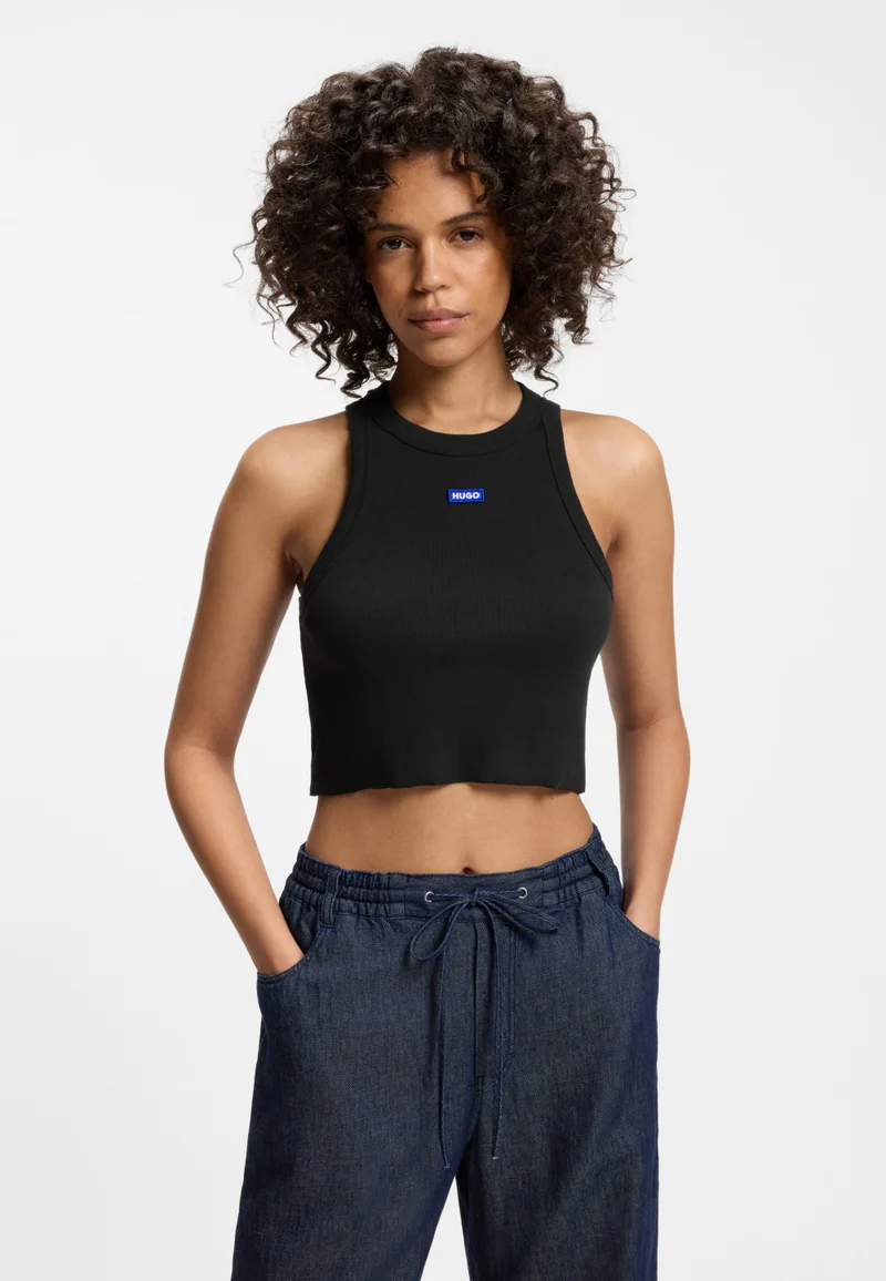 هوجو تانك توب قطن مطاطي مضلع بشعار