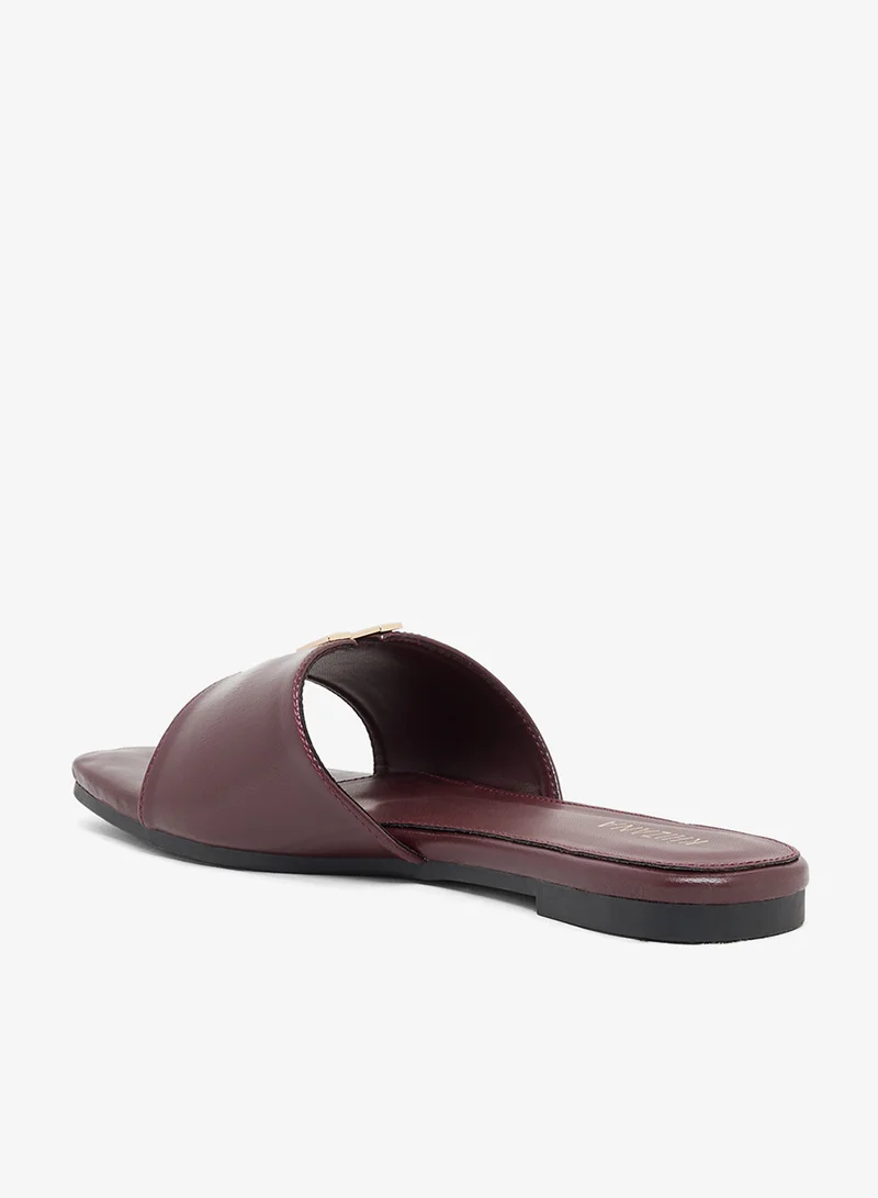Khizana Flat Sandals