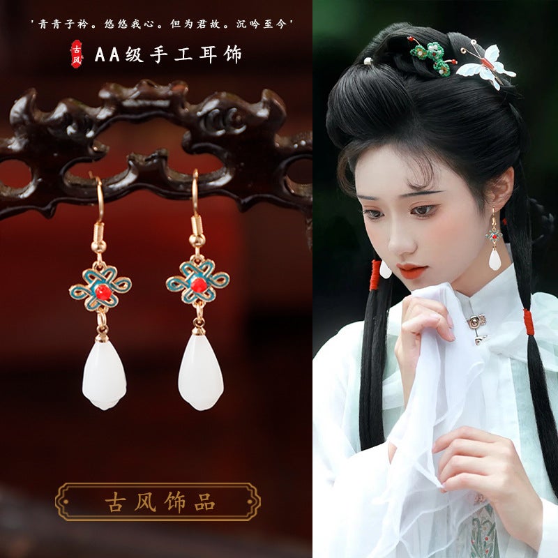 Vintage-Style Clip-On Earrings for Women with Traditional Chinese Design, Lightweight and Comfortable for Daily Wear and Formal Outfits