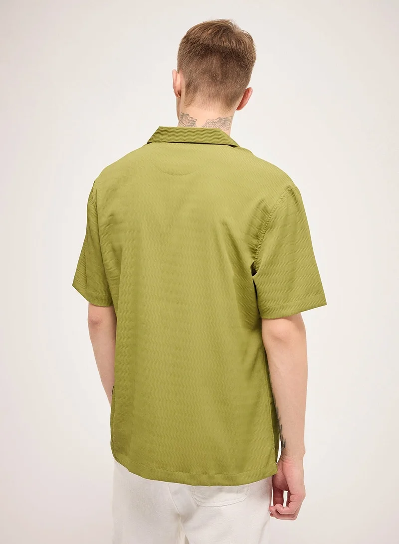 THE BEAR HOUSE Shirt for Men | Slim Fit, Short Sleeve, Casual or Formal Button-Down | Soft, Breathable Fabric for Work, Everyday, & All-Season Wear in Stylish