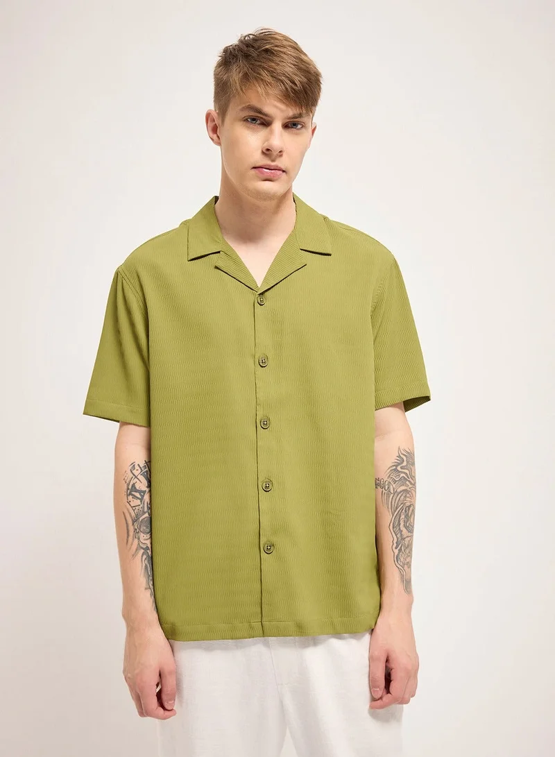 Shirt for Men | Slim Fit, Short Sleeve, Casual or Formal Button-Down | Soft, Breathable Fabric for Work, Everyday, & All-Season Wear in Stylish