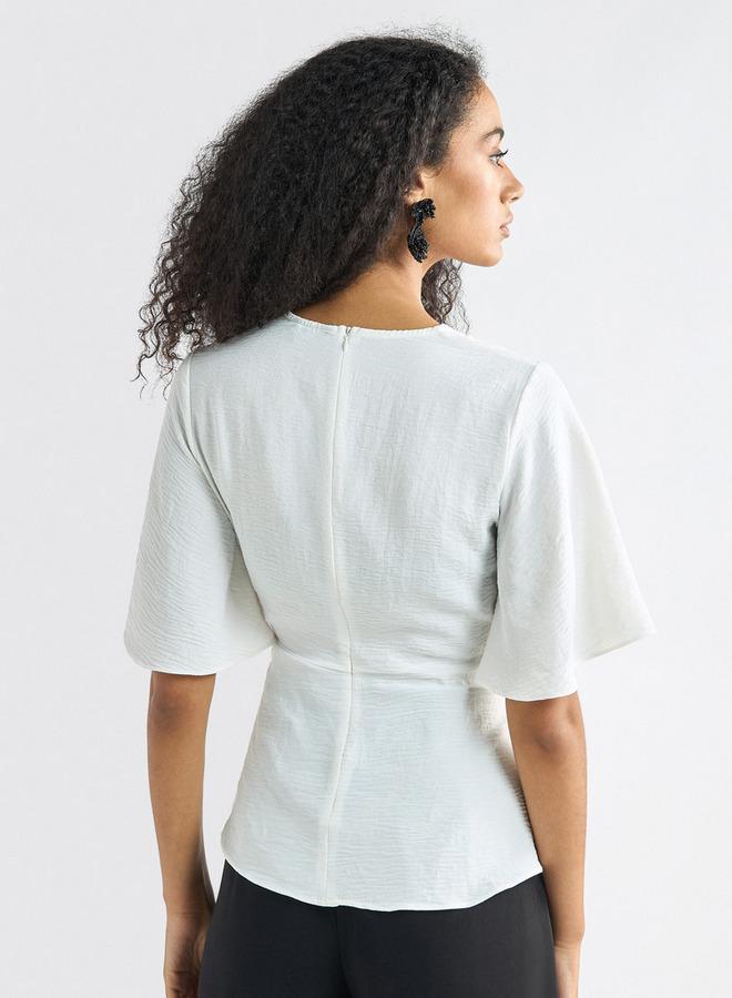 سبلاش فيڤ بلوزة سادة بياقة على شكل حرف  وأكمام مكشكشة وتفاصيل عقدة - Image 3