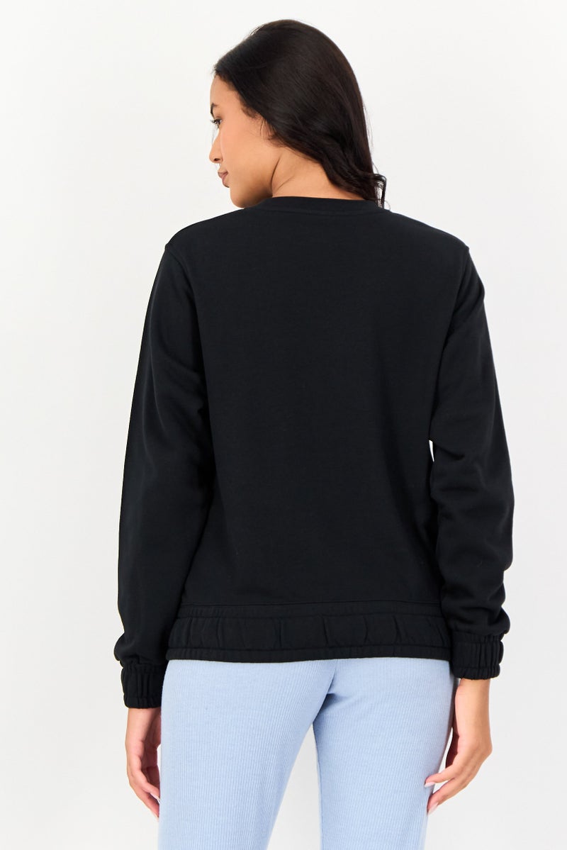 Nike سويت شيرت رياضي نسائي بأكمام طويلة مناسب في الهواء الطلق، أسود - Image 3