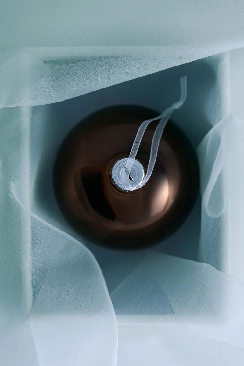 اتش اند ام كرة زجاجية - عبوة من قطعتين