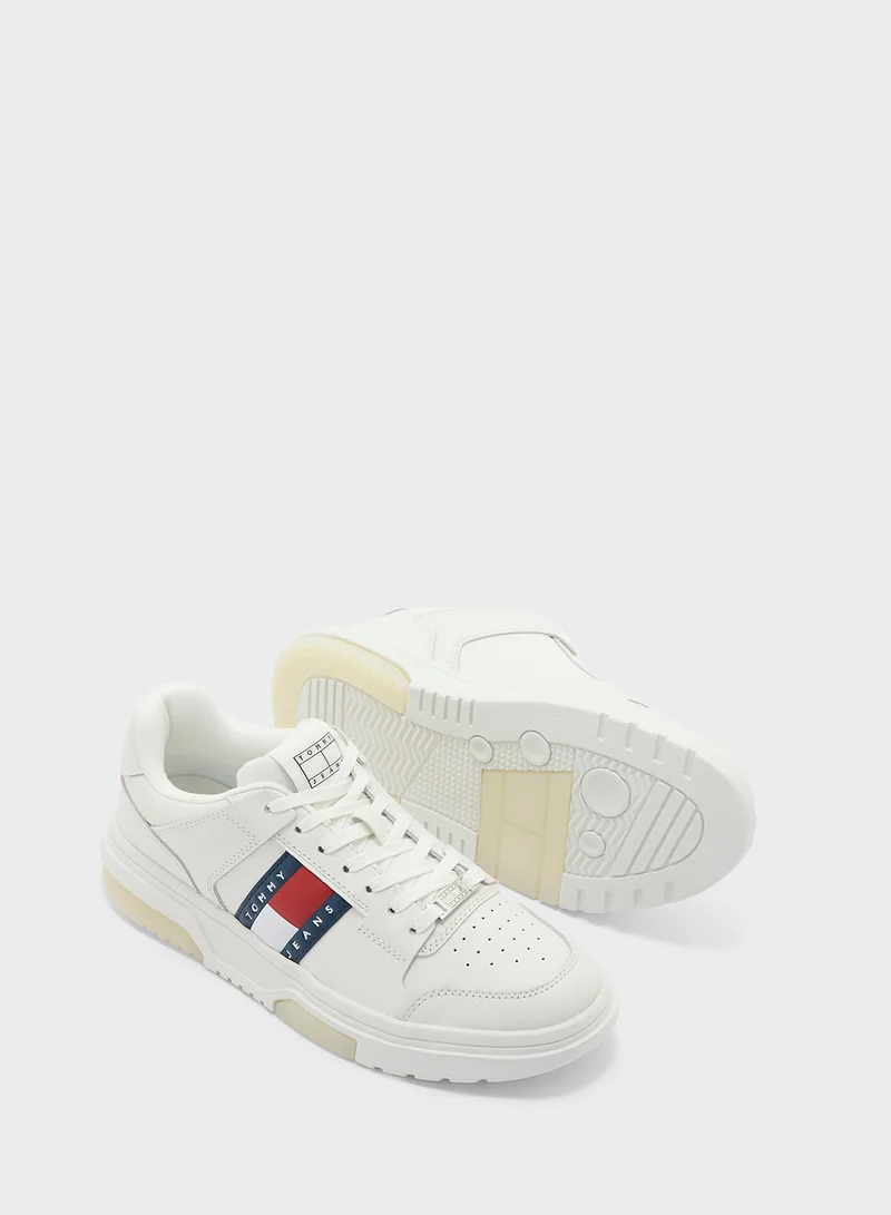 تومي جينز Logo Detail Lace Up Low Top Sneakers