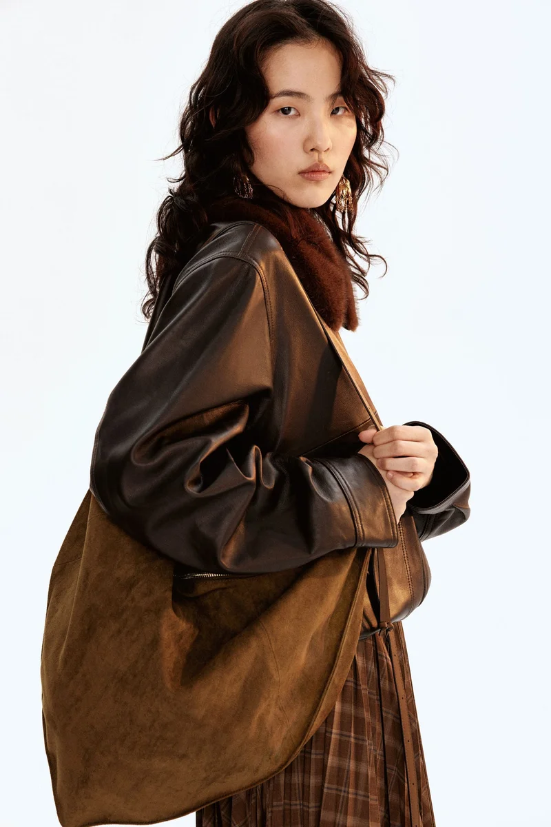 اتش اند ام حقيبة كروس بودي مثلثة