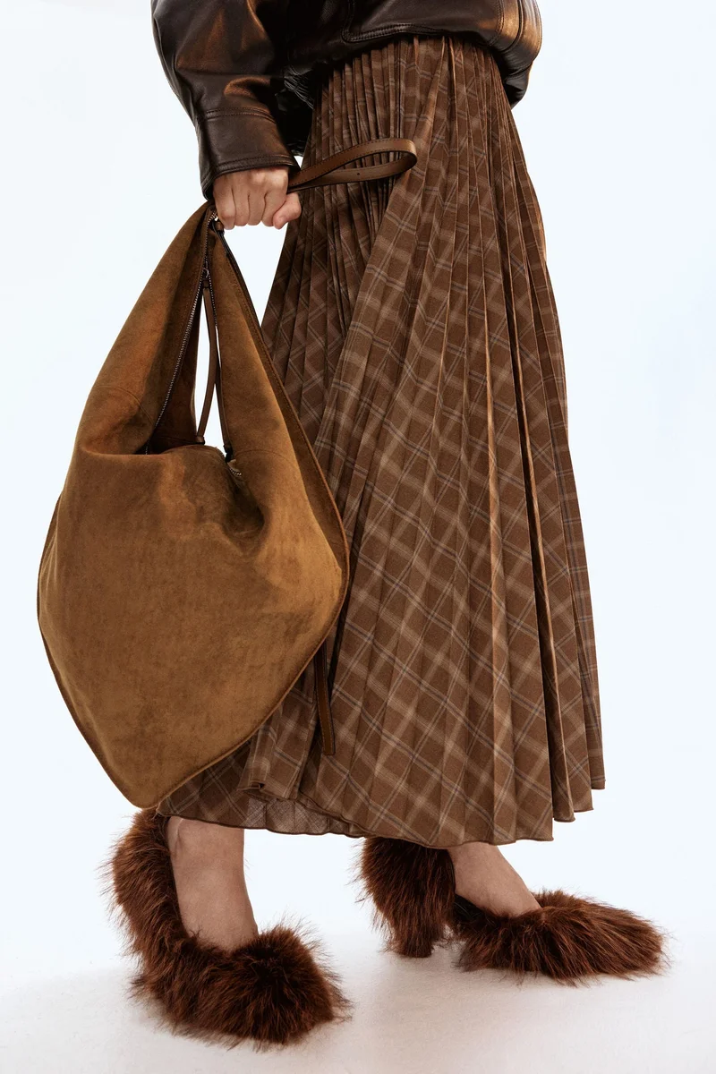 اتش اند ام حقيبة كروس بودي مثلثة