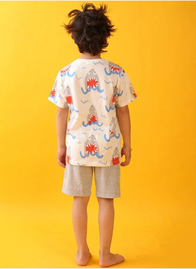 انثريلو Anthrilo All-Over Shark Print Short Sleeve T-Shirt and Shorts Set