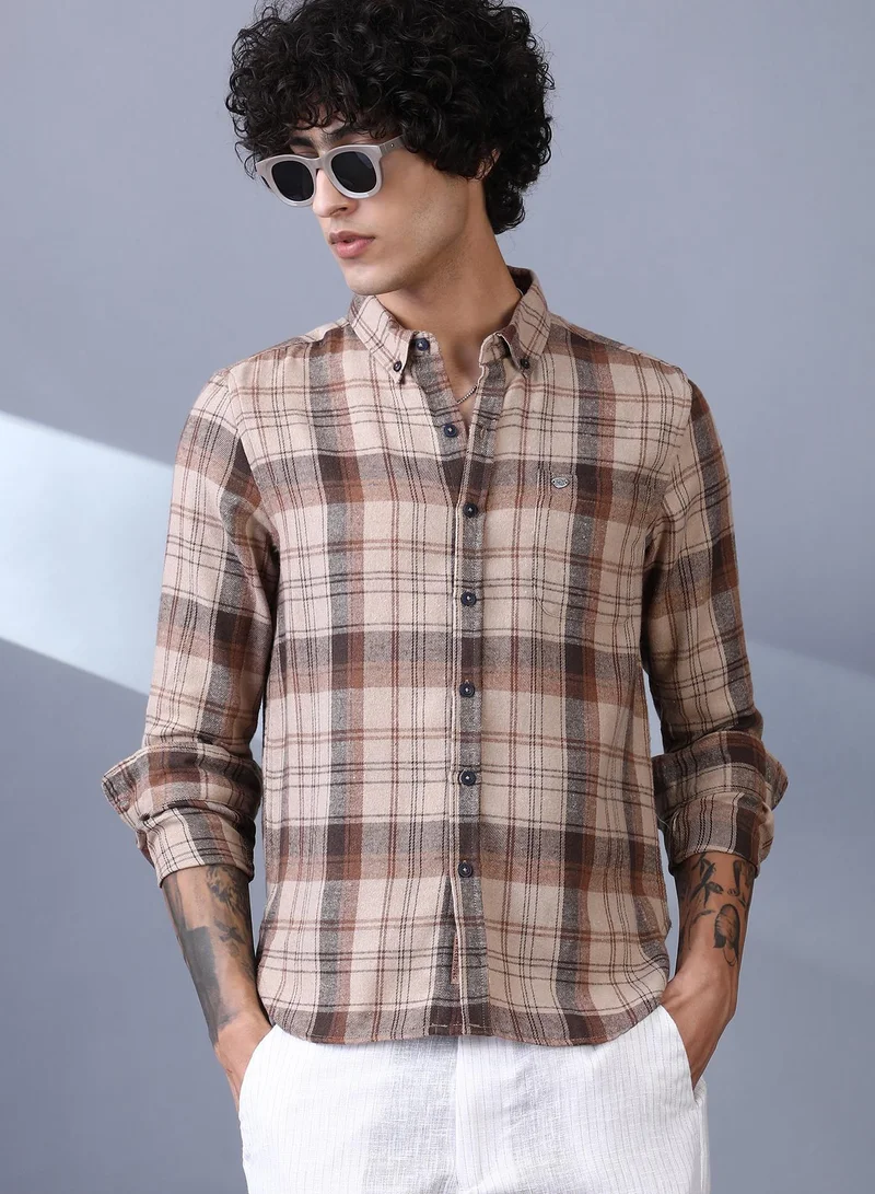كامبوس سوترا قميص كامبس سوترا رجالي بني رمادي كاروهات كاجوال بياقة سبيد وأكمام طويلة بأزرار