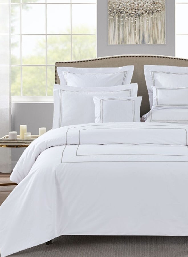 طقم غطاء لحاف مريح للغاية 3 قطع بتصميم خياطة بحجم كوين أبيض وفضي 1 × 220 × 240 سم RICAMO 02