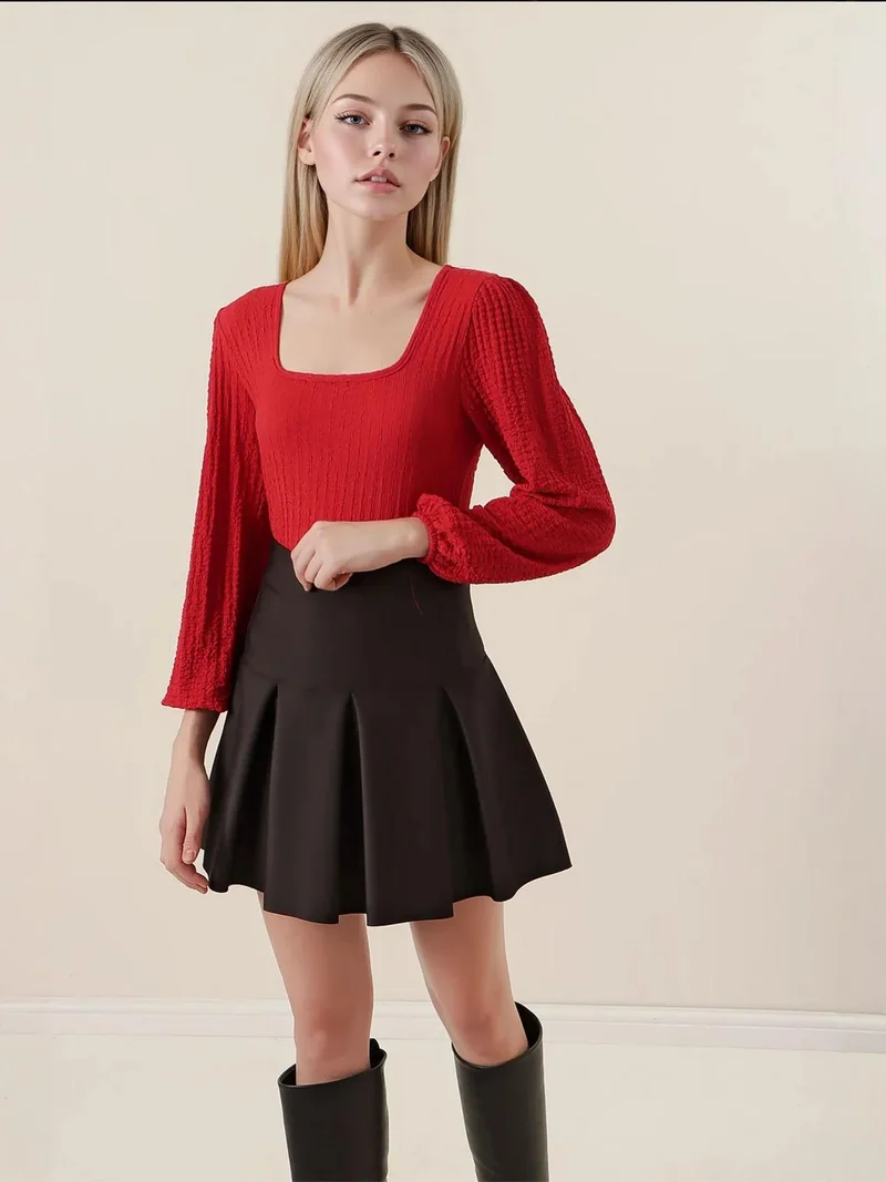 بيغ دارت بلوزة بأكمام طويلة وياقة مربعة مزخرفة