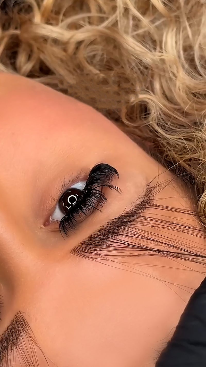 IOLITE طقم تمديد الحواجب IOLITE – تمديدات حواجب احترافية للحصول على حواجب أكثر كثافة ومظهر طبيعي - Image 5