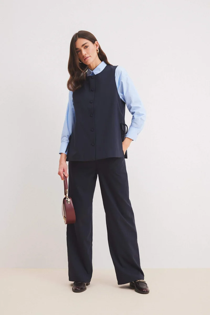 ديفاكتو V-Neck Vest