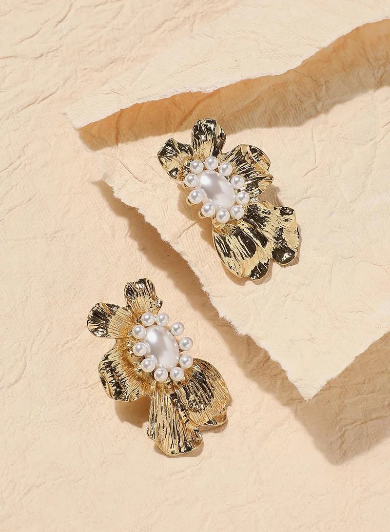 SOHI Flower Pearl Artificial Stud Earring Jewellery